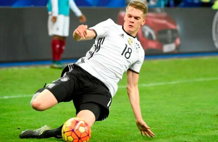 Matthias Ginter - 27 anos - Zagueiro - Clube: Borussia Mönchengladbach - Contrato até: 30/06/2022