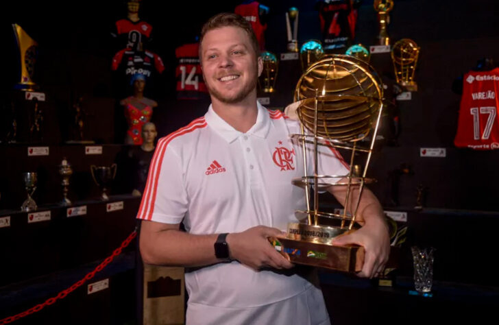 Completando o time de basquete, a Globo contará com Gustavo Conti, técnico multicampeão com o Flamengo.