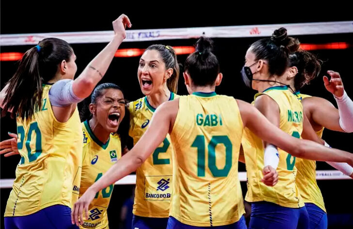 O Brasil estreou com vitória no vôlei feminino. A Seleção Brasileira venceu a Coreia do Sul por 3 sets a 0 (parciais de 25/11, 25/22 e 25/19). 