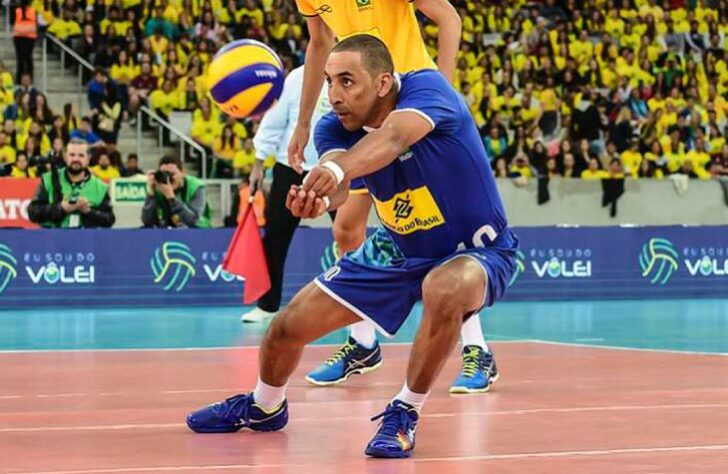 O ex-líbero Serginho é bicampeão olímpico com a Seleção Brasileira de vôlei masculino.