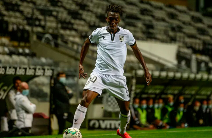 Zié Ouattara – Vitória de Guimarães (POR) – Lateral-direito - 21 anos – Valor de mercado atual: 300 mil euros