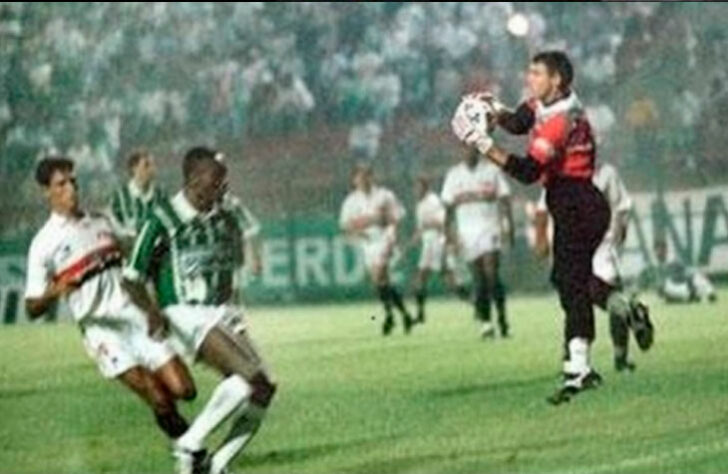 Palmeiras 0 x 0 São Paulo - Libertadores 1994: Choque-Rei nas oitavas de final da Libertadores. O jogo de ida, no Pacaembu, terminou empatado sem gols.