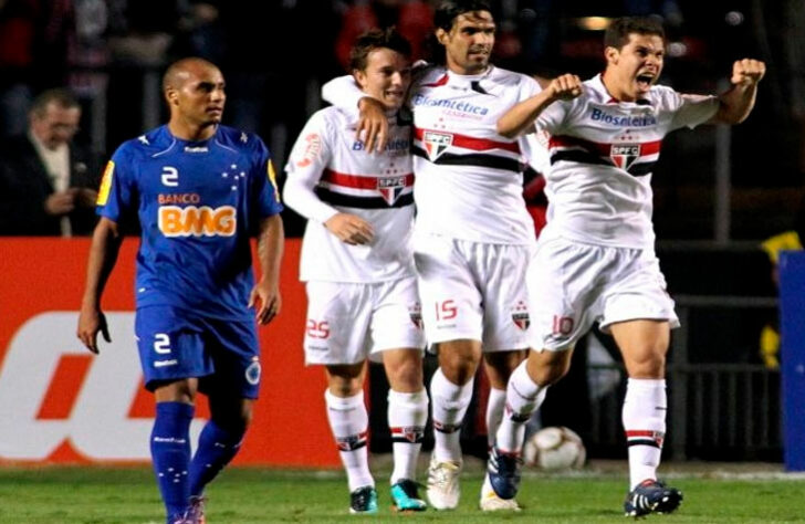 Já nas quartas de final, o São Paulo enfrentou o Cruzeiro e avançou após um placar agregado de 4 a 0.