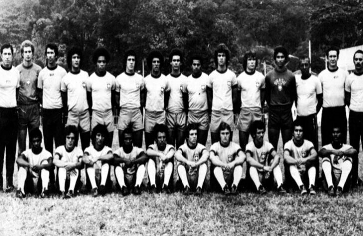 Em 1976, na Olimpíada de Montreal, o Brasil também estreou contra a Alemanha. Mas a Alemanha Oriental.  Júnior, Edinho, Carlos, Batista e Marinho ficaram no 0 a 0. Com Júnior, Edinho, Carlos, Batista, Marinho e Rosemiro, o Brasil ficou em quarto lugar na competição.