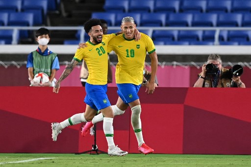 A  Seleção masculina de futebol encara o Egito, pelas quartas de final, às 7h. 