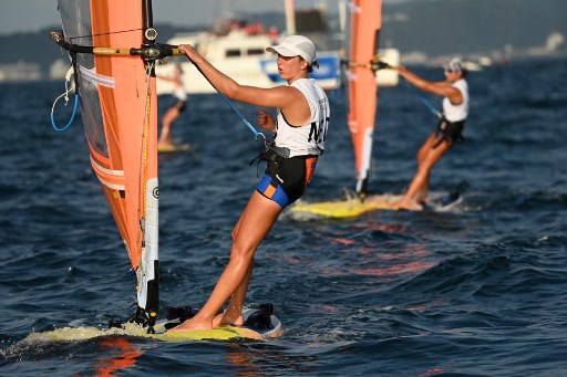 Patrícia Freitas é outra brasileira da vela. Ela vai disputar as regatas 10 a 12 na classe RS: X, a partir das 1h.