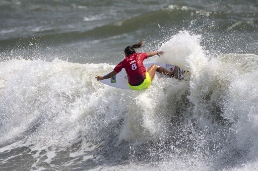A surfista brasileira Silvana Lima perdeu nas quartas de final para a americana Carissa Moore.