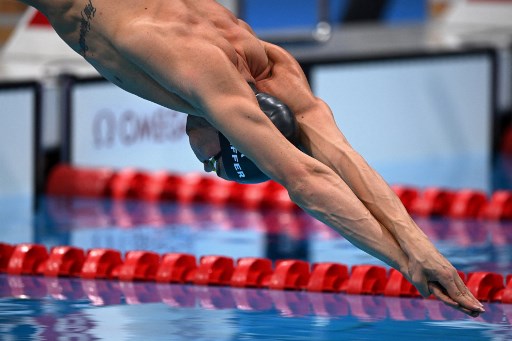 Na natação, o brasileiro Fernando Scheffer garantiu vaga na final dos 200m livre. Ele ficou em terceiro na sua bateria com o tempo de 1min45s71 e garantiu o oitavo melhor tempo da semifinal. 