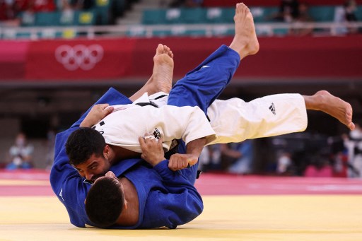 O judoca Eduardo Yudy dá adeus aos Jogos Olímpicos de Tóquio após perder para o israelense Sagi Muki.