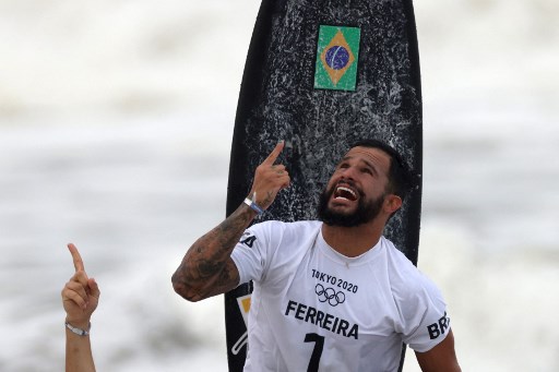 Italo Ferreira - medalha de ouro - surfe - R$ 250 mil