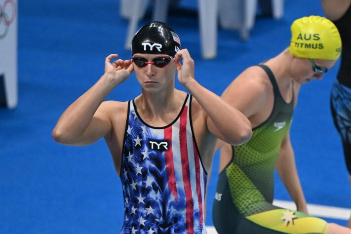 A americana Kathleen Ledecky, recordista olímpica e mundial da prova dos 800m livre, se classificou em primeiro com o tempo de 8min15s67. A australiana Ariarne Titmus, que já venceu a americana duas vezes em Tóquio, avançou com o sexto melhor tempo das eliminatórias.