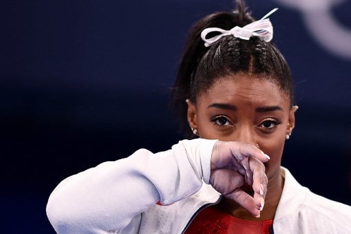 A ginasta norte-americana Simone Biles desistiu de competir na final individual geral para cuidar do seu bem-estar emocional.  Ela já havia abdicado de disputar a final por equipes.