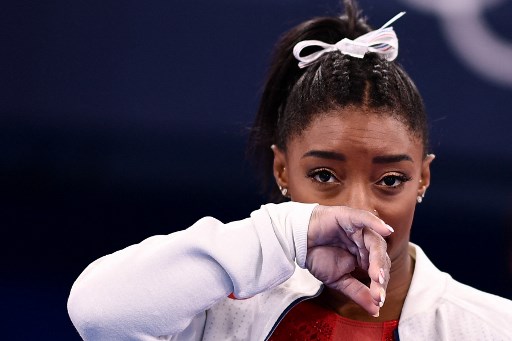 Outra notícia que agitou as redes foi a saída surpresa da ginasta Simone Biles. A estadunidense multicampeã desistiu de disputar a final individual geral, um dia depois de ter largado a final geral por equipes. Nos Jogos Olímpicos do Rio, em 2016, Simone conquistou quatro ouros e um bronze.