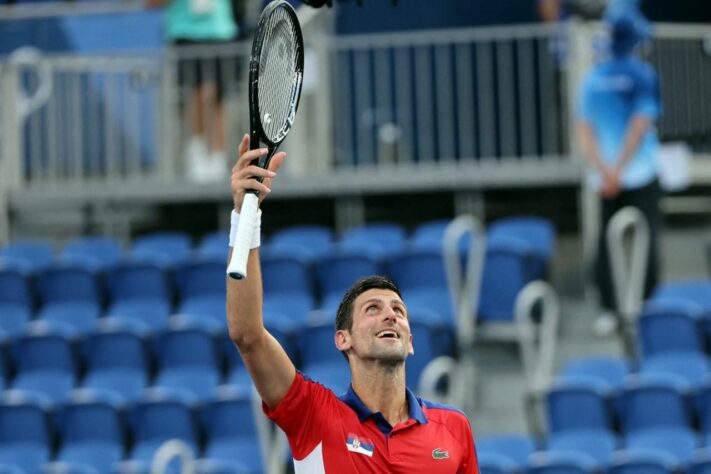 Favorito a medalha de ouro no individual masculino, Novak Djokovic derrotou o espanhol Alejandro Fokina por 2 sets a 0 (parciais de 6/3 e 6/1). O sérvio também entrou em quadra na disputa de duplas ao lado da compatriota Nina Stojanovic e derrotou a dupla brasileira formada por Marcelo Melo e Luisa Stefani por 2 sets a 0 (parciais de 6/3 e 6/4). 