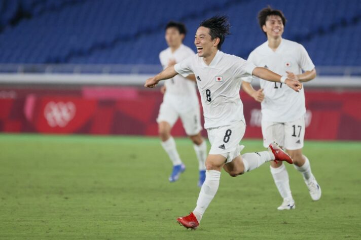 O Japão segue com 100% de aproveitamento no futebol masculino. Os japoneses golearam a França por 4 a 0 e se classificaram em primeiro lugar no Grupo A. O próximo adversário será a Nova Zelândia. Já o México, que derrotou a África do Sul por 3 a 0, ficou com a segunda vaga e encara a Coreia do Sul, que goleou Honduras na última rodada por 6 a 0, nas quartas de final.