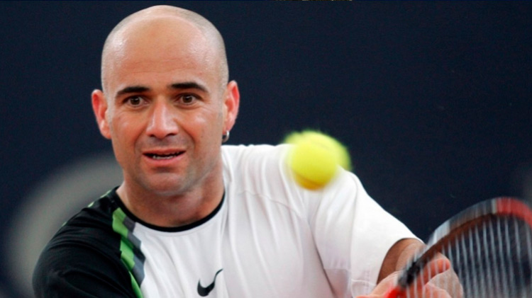 André Agassi - O ex-tenista americano foi flagrado no teste de doping da Associação dos Tenistas Profissionais, mas conseguiu evitar a punição ao escrever uma carta à ATP, que acreditou em suas alegações. Uma lesão nos pulsos teria levado o atleta a usar metanfetamina Crystal Meth. Apesar do escândalo, Agassi continuou a somar vitórias e retornou ao topo do ranking mundial. A revelação pública do caso ocorreu apenas em 2009, em sua autobiografia "Open", e a ATP optou por encerrar o inquérito contra ele.