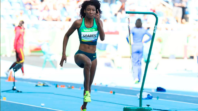 Atletismo: Núbia Soares (foto) estreia no salto triplo feminino, às 7h05.  No arremesso de peso feminino, Geisa Arcanjo estreia às 7h25. 