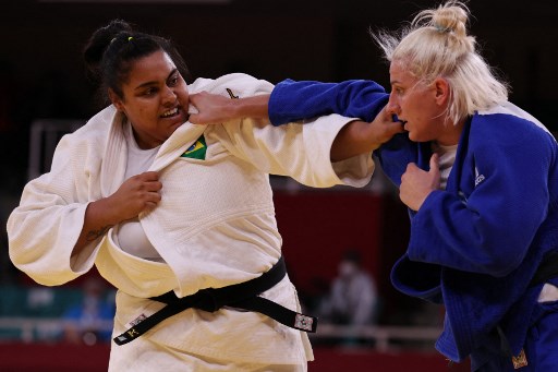 No judô, Maria Suelen estreou com vitória na categoria até 78kg. Contudo, a brasileira acabou derrotada na quartas de final pela francesa Romane Dicko. Contudo, o que chamou atenção na luta foi uma contusão da brasileira, que sofreu uma lesão no joelho e não voltou para a repescagem.