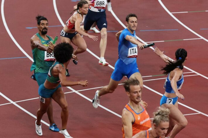 No revezamento 4x400m misto, o Brasil bateu o recorde sul-americano, mas não foi o suficiente para se classificar à semifinal. O quarteto brasileiro marcou o tempo de 3min15s89 e terminou em 12º lugar na classificação geral. 