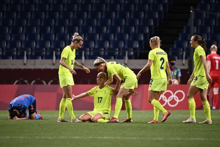 A Suécia eliminou o Japão e avançou para a semifinal. A seleção nórdica derrotou as anfitriãs por 3 a 1 e vai enfrentar a Austrália por uma vaga na final em Tóquio. 
