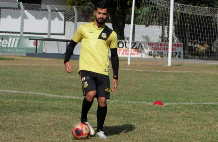 FECHADO - O São Bernardo FC anunciou oficialmente o meia Bruno Tatavitto, que pertence ao São Paulo. O atleta chega por empréstimo até o fim da temporada para disputar o Campeonato Paulista sub-20 e a Copa Paulista pelo clube do ABC.