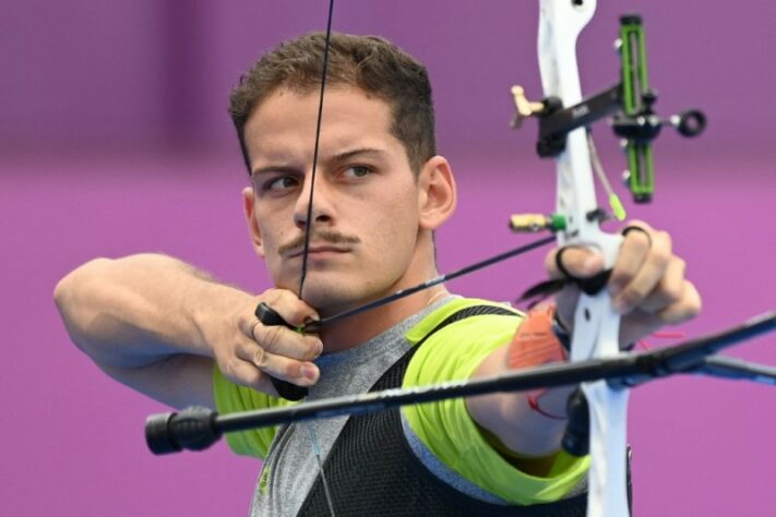 TIRO COM ARCO - Marcus D'Almeida não conseguiu avançar às quartas de final no tiro com arco, pelos Jogos Olímpicos de Tóquio. O arqueiro brasileiro foi derrotado pelo italiano Mauro Nespoli por 6 a 0 e acabou eliminado nas oitavas de final da competição.