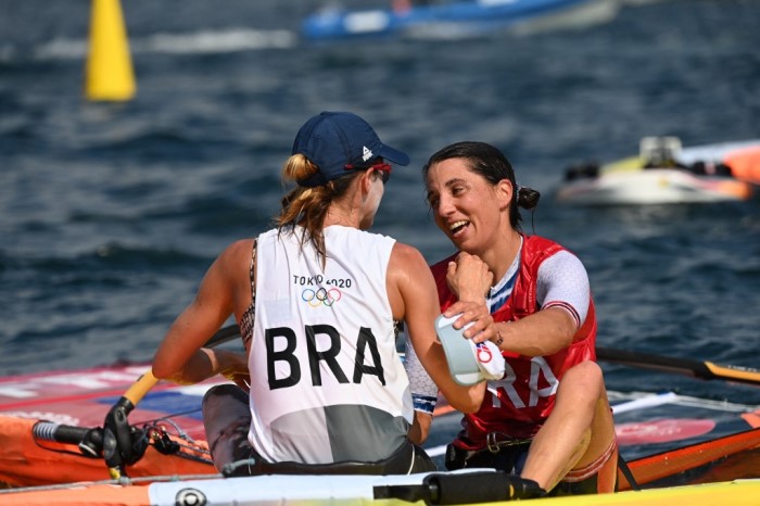 Já Patrícia Freitas terminou em décimo lugar na classe RS:X feminina. Ela fechou a Medal Race em oitavo. A chinesa Lu Yunxiu foi a campeã geral, à frente da francesa Charline Picon, que ficou com a prata, e da britânica Emma Wilson, que levou o bronze.