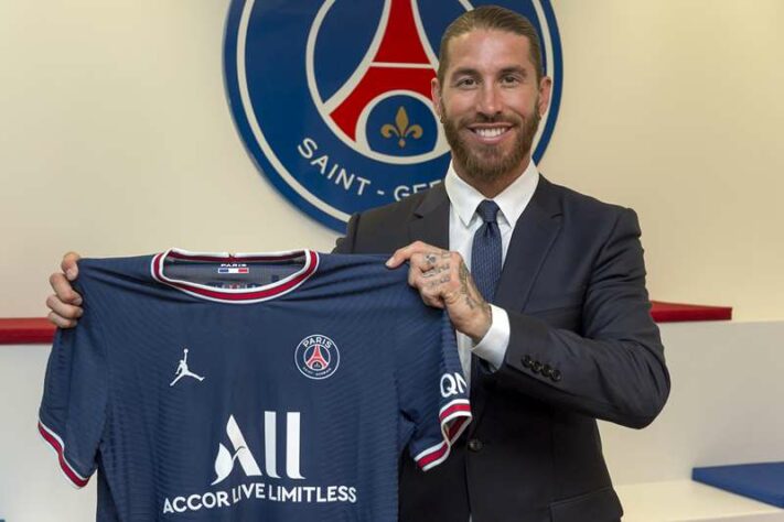 4º lugar: O Paris Saint-Germain é patrocinado pela rede de hotéis Accor. O acordo garante ao clube francês a bolada de 43 milhões de euros, o que dá pouco mais de R$ 258,8 milhões por ano.