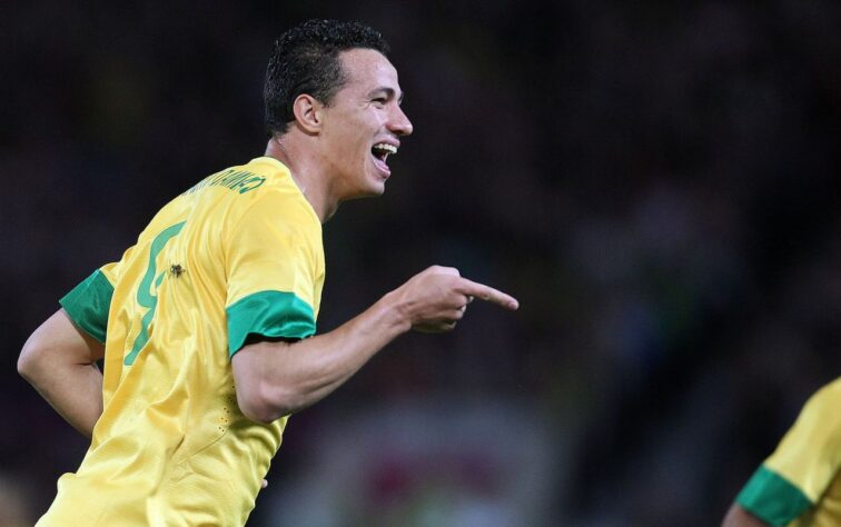 Leandro Damião foi o artilheiro da Olimpíada de Londres, com seis gols marcados. O Brasil terminou com a prata. Damião era jogador do Internacional no período.