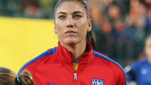 Ainda sobre Pequim 2008, a goleira da seleção de futebol dos Estados Unidos, Hope Solo, contou como ocorriam as paqueras: "Rola muito sexo. Vi gente transando ao ar livre. Diferente de um bar, não é estranho começar uma conversa com um desconhecido, porque você sabe que vai ter algo em comum com a pessoa. Começa assim: Qual é o seu esporte? Se você não tiver disciplina, a Vila pode ser uma grande distração."