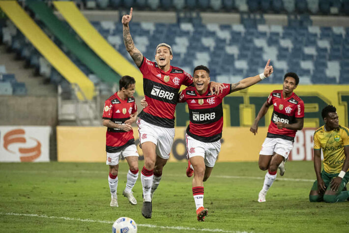 12º colocado – Flamengo (12 pontos) – 8 jogos / 3.1% de chances de título; 30.4% para vaga na Libertadores (G6); 9.8% de chance de rebaixamento.