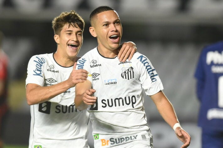 9º colocado – Santos (15 pontos) – 11 jogos / 1.2% de chances de título; 21.7% para vaga na Libertadores (G6); 9.5% de chances de rebaixamento.