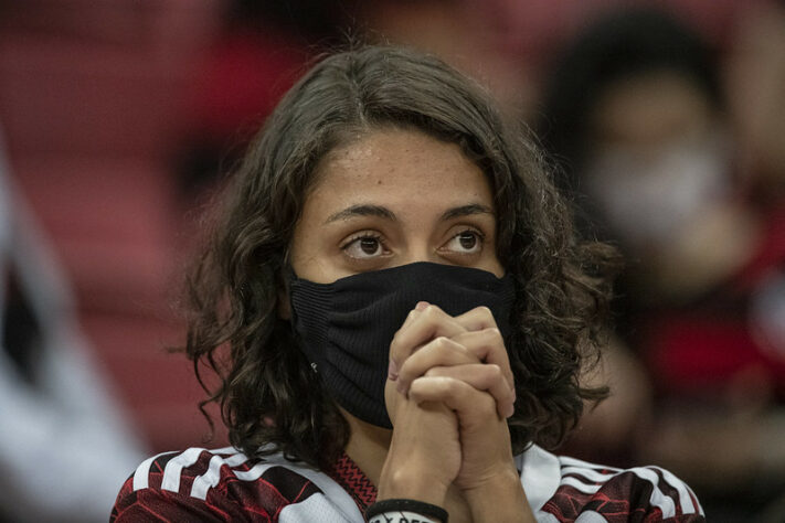 Apesar da boa atuação do Flamengo, a torcida também viveu momentos de tensão após gol do Defensa y Justicia.