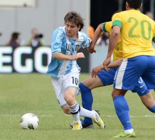 Neste amistoso, Neymar deu assistência para Rômulo abrir o placar para o Brasil. Ainda no primeiro tempo, Messi guardou dois e a Argentina virou. A Seleção Brasileira passou a frente de novo, com gols de Oscar e Hulk. Porém, após Federico Fernández empatar, a estrela do camisa 10 do Barcelona brilhou e ele garantiu a vitória da Argentina.