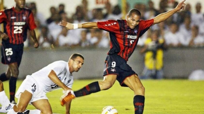 Já nas quartas de final, o Athletico-PR eliminou o Santos, com um placar agregado de 5 a 2.