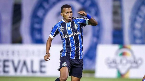 Léo Chú - Clube: Grêmio - Posição: Atacante - Idade: 21 anos - Jogos no Brasileirão 2021: 4 - Situação no clube: concorrência na posição e falta de continuidade.