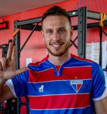 Ángelo Henríquez - Clube atual: Fortaleza - Clube anterior: Universidad de Chile - Posição: Atacante - Idade: 27 anos