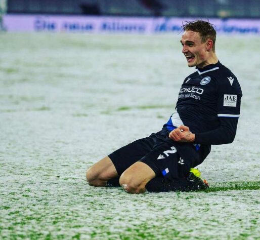 Amos Pieper - Posição: Zagueiro - Idade: 23 anos - Clube: Arminia Bielefeld