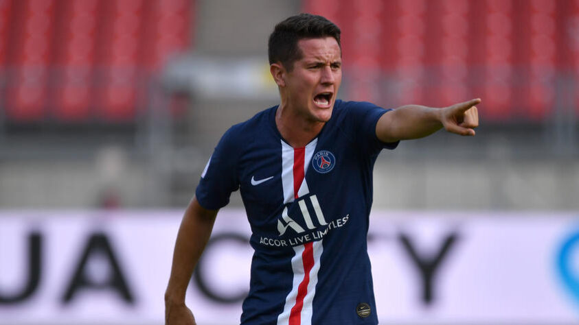 ESQUENTOU - O meia Ander Herrera está próximo de deixar o Paris Saint-Germain, segundo o "L'Équipe". O atleta deve assinar sua rescisão contratual com o clube francês e pode ser anunciado nas próximas horas pelo Athletic Bilbao.