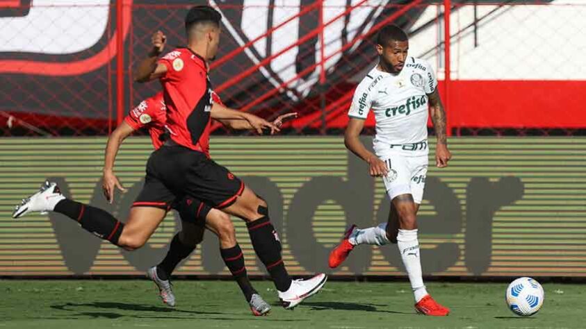 Atuação do Atlético Goianiense: Partida muito ruim do Dragão. Engolido pelo Palmeiras, foi apático e quase não conseguiu assustar. Fez pouco para não sair com a derrota.