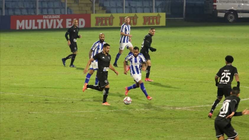 Avaí - Sobe: Conseguiu aproveitar as poucas chances de gol que teve e abriu o placar. / Desce: Com dificuldade na linha de marcação, deixou o Botafogo pressionar no segundo tempo e não segurou o resultado. 