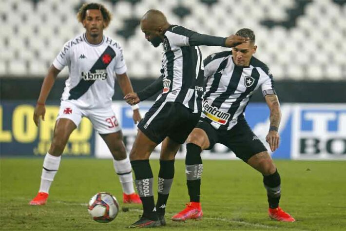 Neste sábado, o Botafogo venceu o Vasco por 2 a 0, no Estádio Nilton Santos. Em jogo válido pela décima quinta rodada da Série B do Brasileirão, o Glorioso levou os três pontos após gols de Chay e Diego Gonçalves. Confira as notas do time a seguir. (Por Ana Daróz; anapereira@lancenet.com.br)