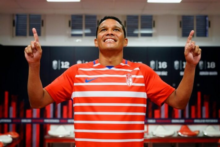 ESQUENTOU - Com a saída de Miguel Borja, o Junior Barranquilla tem um buraco em seu elenco para a sequência do ano. A diretoria sabe que precisa buscar um camisa 9 e listou alguns nomes, entre eles, o experiente Carlos Bacca.