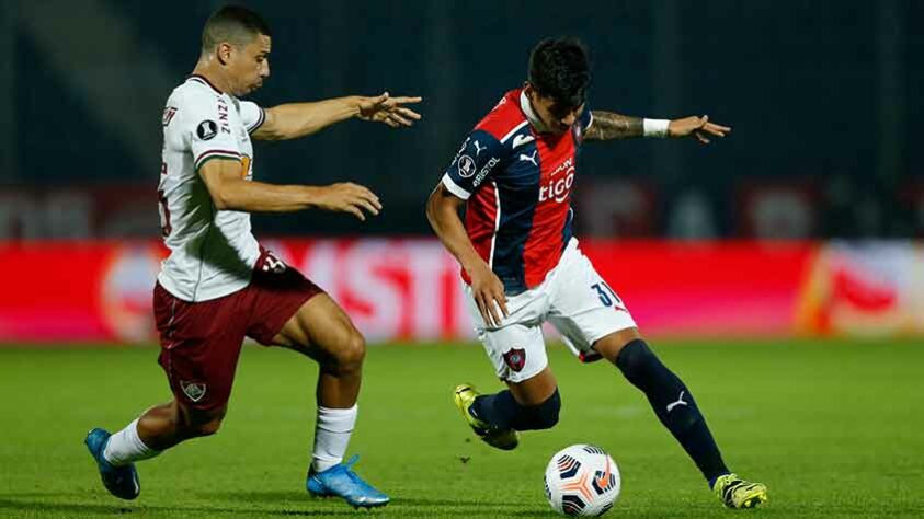 Cerro Porteño: Sobe: Conseguiu aproveitar bem o espaço dado pelo Fluminense com contra-ataques rápidos e soube identificar o lado mais exposto do adversário. / Desce: Não foi capaz de travar o ataque do Fluminense, ao mesmo que não foi preciso nas finalizações.