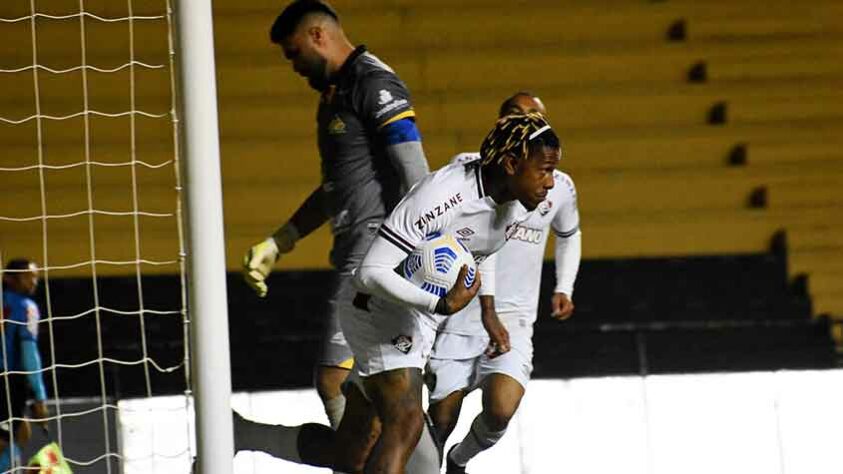 Nesta terça-feira, o Fluminense perdeu por 2 a 1 para o Criciúma, no Estádio Heriberto Hülse. Em jogo com desempenho abaixo do esperado, Abel Hernández fez gol de pênalti e diminuiu a desvantagem no jogo de ida das oitavas de final da Copa do Brasil. Confira as notas do time. (Por Ana Daróz; anapereira@lancenet.com.br)