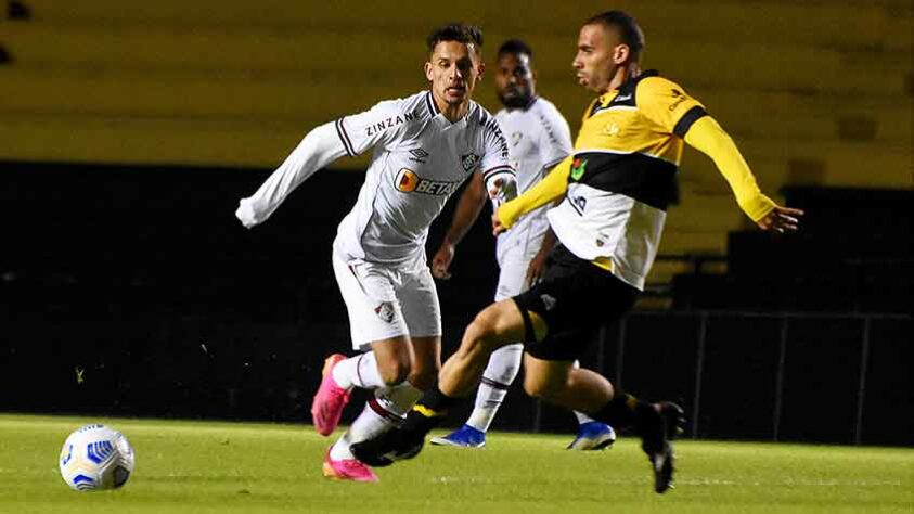 Criciúma - Sobe: Mesmo sem a posse de bola, se organizou melhor em campo e aproveitou a melhor chance de gol que criou. / Desce: Com dificuldades na marcação e troca de passes, não teve continuidade na maioria das jogadas. 