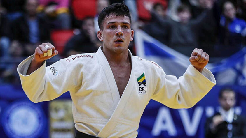 Judô: Daniel Cargnin representa o Brasil na categoria até 66 kg, enquanto Larissa Pimenta representa na de até 52 kg. Se forem avançando de fase, ganharão medalha neste domingo pela manhã. As lutas começam às 23h.