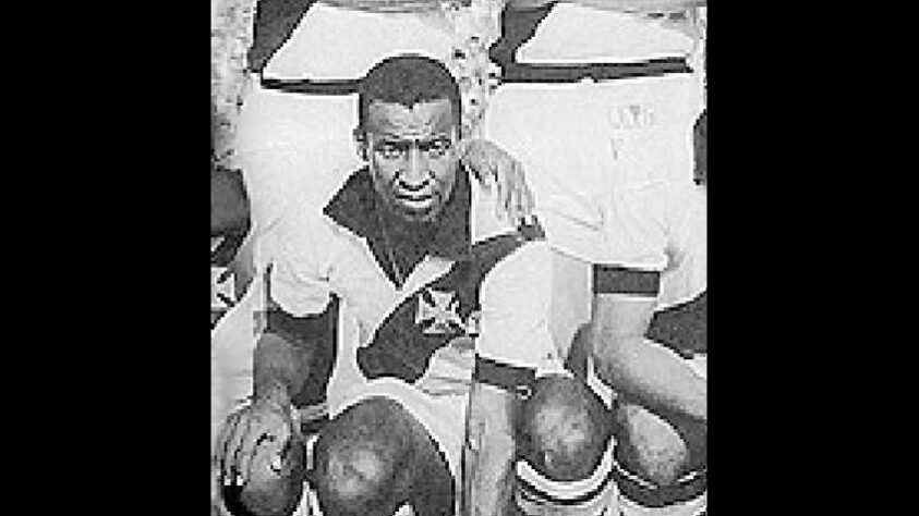 8º – Danilo Menezes – 1965-1971 – uruguaio – 17 gols