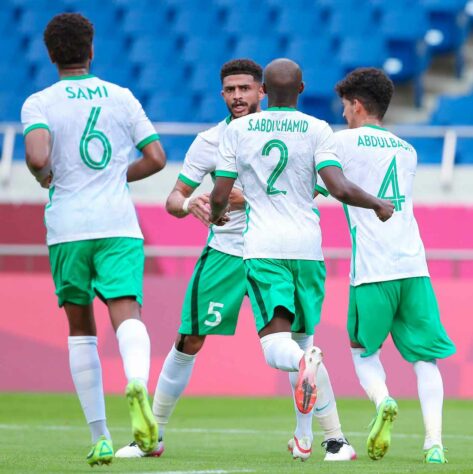 Arábia Saudita - Começou com uma linha de cinco defensores, tentando neutralizar o ataque brasileiro. Marcou um gol em bola parada, explorando uma falha do time de André Jardine.