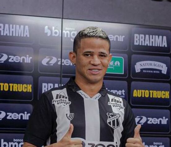 Dia do Mercado - FECHADO - O Ceará finalmente apresentou o atacante Erick, a sua principal contratação para a sequência da temporada. A chegada do atleta exigiu muito da diretoria nos bastidores, já que Erick havia acabado de encerrar a sua passagem no Náutico, e os direitos federativos eram do Sporting Braga.
